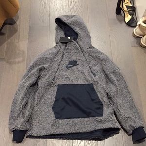 WOMEN NIKE SHERPA GREY NAVY PULL OVER HOODY